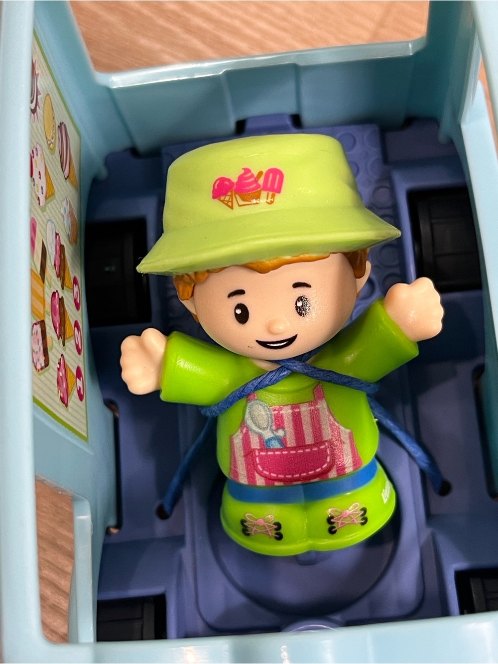 NWT Fisher-Price Little People Light Blue Ice Cream Truck with Driver - Picture 6 of 11